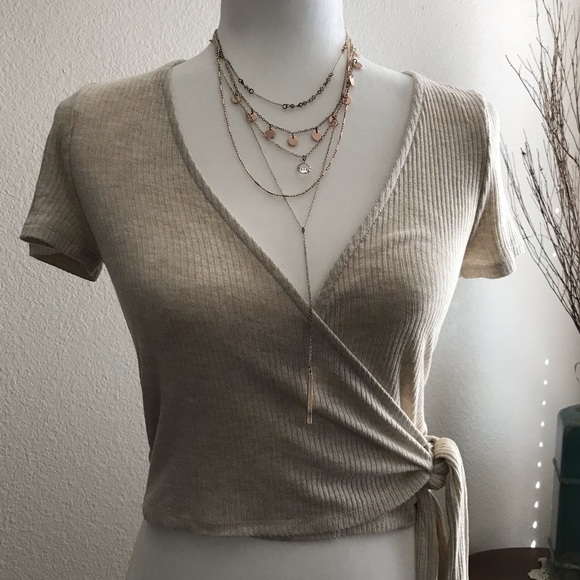 Urban Outfitters cross tie crop top - Picture 2 of 6